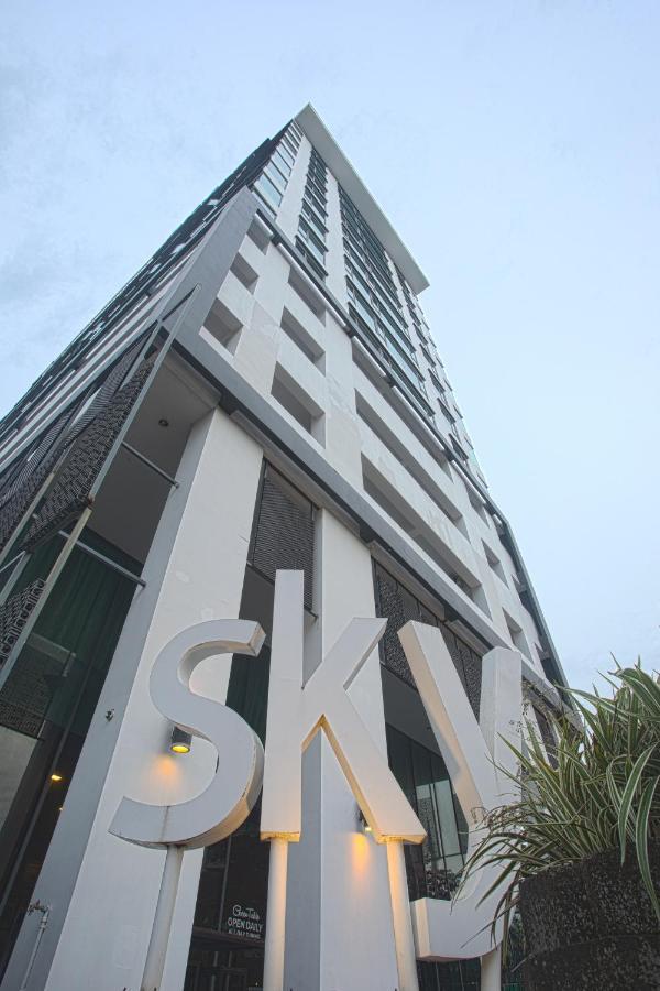 Sky Hotel Kota Kinabalu Exterior photo