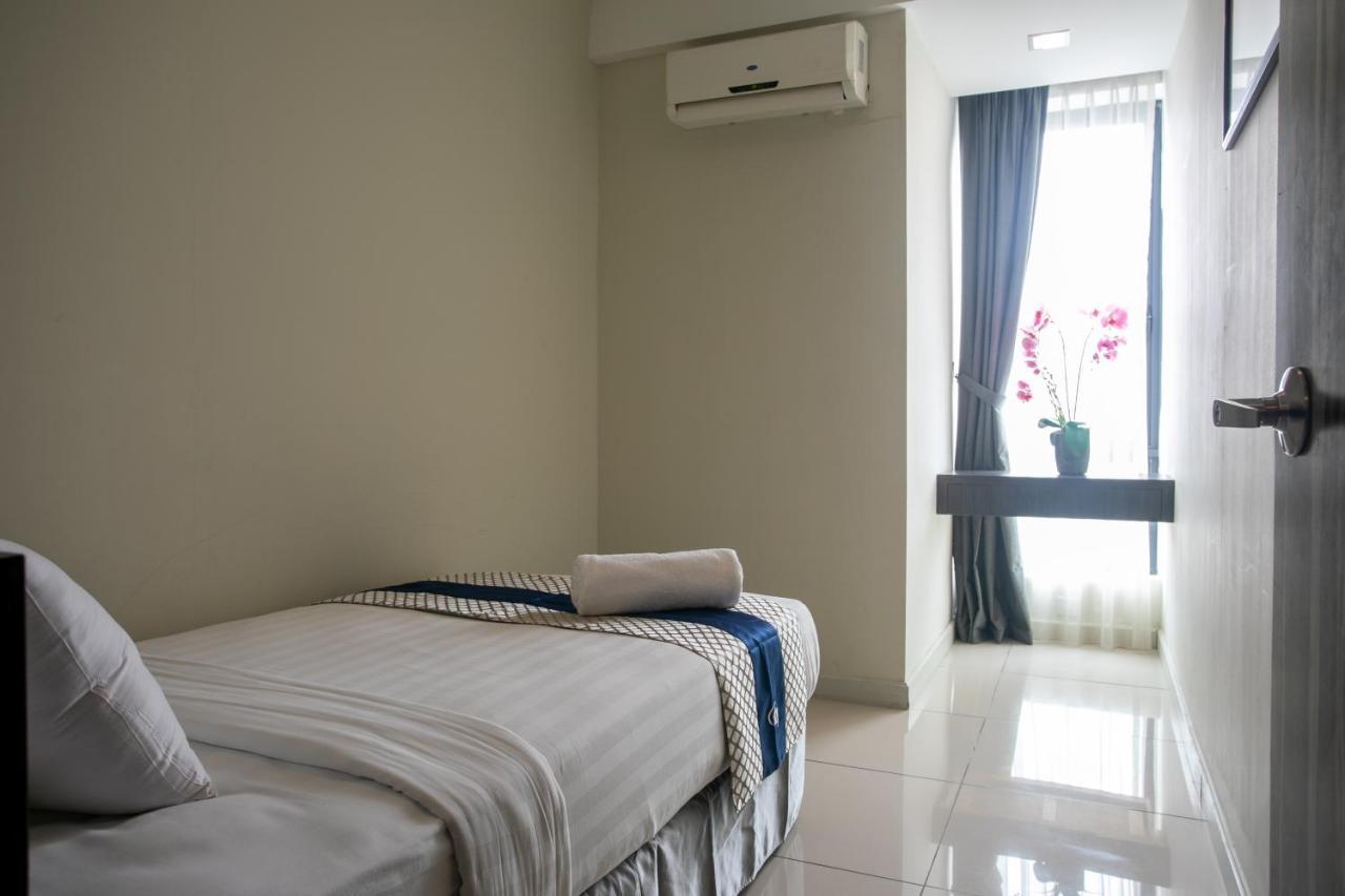 Sky Hotel Kota Kinabalu Exterior photo