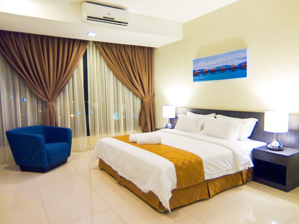 Sky Hotel Kota Kinabalu Exterior photo
