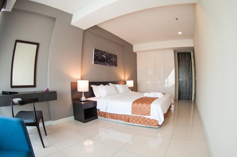Sky Hotel Kota Kinabalu Exterior photo