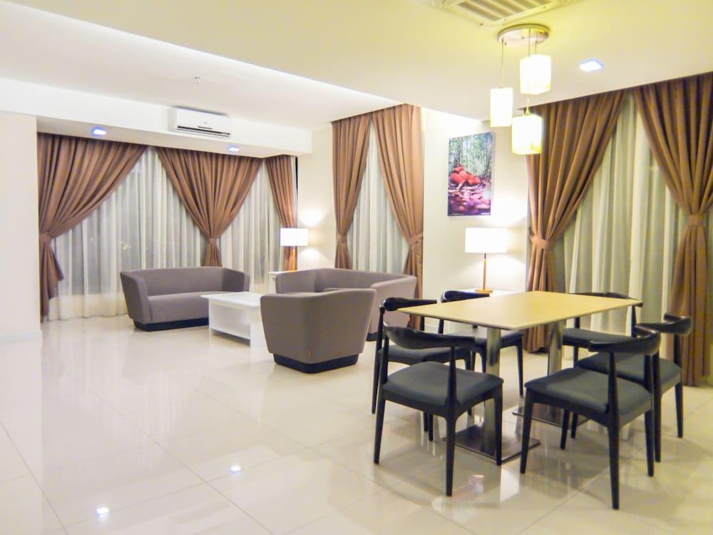 Sky Hotel Kota Kinabalu Exterior photo