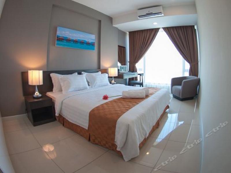 Sky Hotel Kota Kinabalu Exterior photo